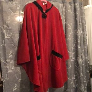 Cape Coat Red/Black